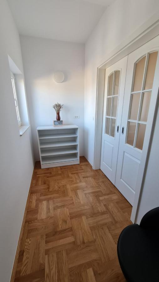 Apartmani Dami Novalja Luaran gambar