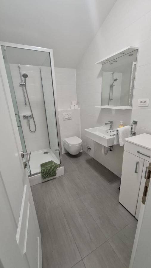 Apartmani Dami Novalja Luaran gambar