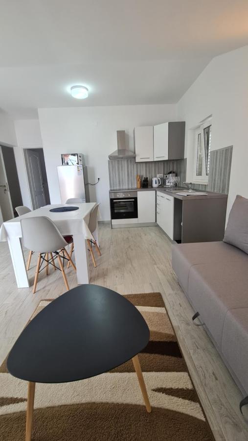 Apartmani Dami Novalja Luaran gambar